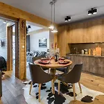 Pod Giewontem Lux&spa * ザコパネ